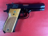 Smith & Wesson Model S&W 39-2 1970s Excellent condition. Collectors - 12 of 13
