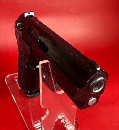 Beretta 8000 F Cougar 9mm 3.6