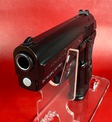 Beretta 8040 D Mini Cougar 40 S&W. 3.7