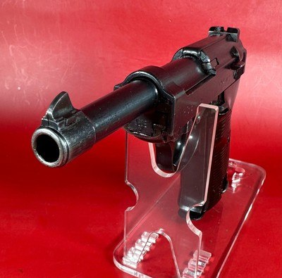 WWII 1944 WALTHER P38 CYQ Spreewerk. 9mm. 2 mags. Excellent condition. - Image 4 of 16