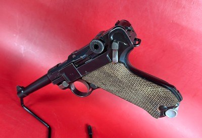 Prussian Police. 1920s DWM Luger P08 9mm Luger. Holster. 2 mags. Excellent - Image 2 of 19