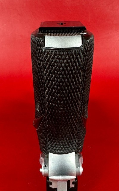Belgium Browning Hi power, Two Tone, Practical 9mm, 2 13rd mags. LNIB. Rare - Image 9 of 13