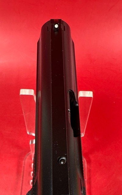 Beretta 8040 F Cougar 40 S&W 3.7