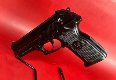 Beretta 8040 F Cougar 40 S&W 3.7