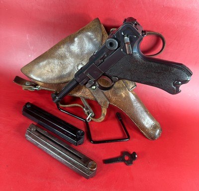 WWI 1915 DWM Luger P08 9mm Luger. Matching. Holster. 2 mags. Excellent - Image 1 of 17