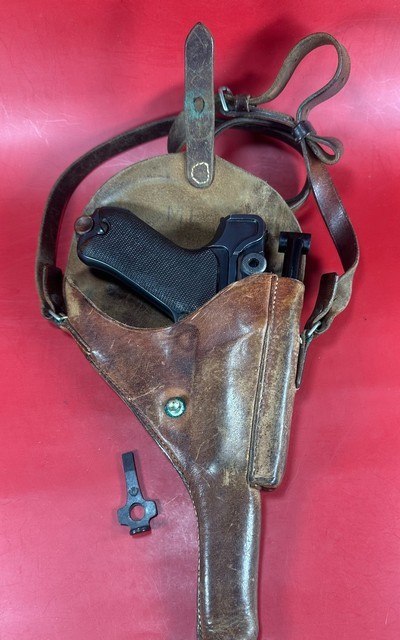 WWI 1915 DWM Luger P08 9mm Luger. Matching. Holster. 2 mags. Excellent - Image 15 of 17