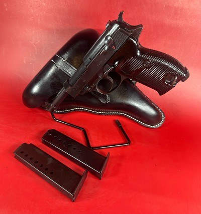 WWII 1944 WALTHER P38 CYQ Spreewerk. 9mm 2mags Holster. Excellent condition - Image 1 of 18