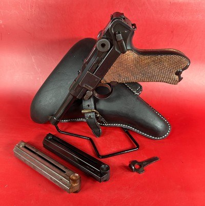 WWI 1913 DWM Luger P08 9mm Luger. All matching. Holster. 2 mags. Excellent - Image 1 of 17