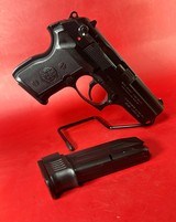 Beretta 8040 F Mini Cougar 40 S&W. 3.7