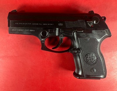 Beretta 8040 F Mini Cougar 40 S&W. 3.7
