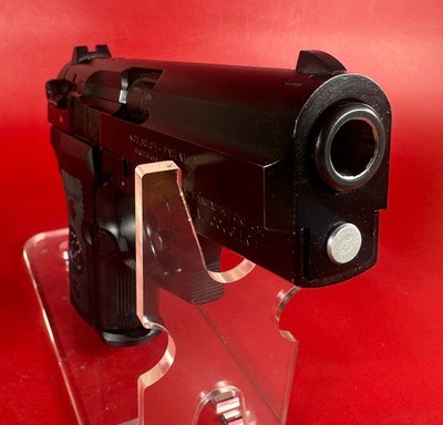 Beretta 8040 F Mini Cougar 40 S&W. 3.7