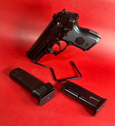 Beretta 8040 F Mini Cougar 40 S&W. 3.7