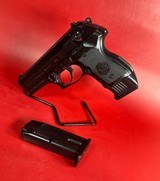Beretta 8040 F Mini Cougar 40 S&W. 3.7