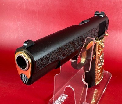 STUNNING Colt 1911. Engraved, Gold Plated Parts & Grips. 45 ACP. NIB - Image 4 of 16