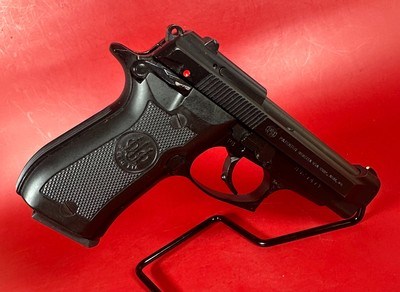 1990 Beretta 84 F Cheetah 380 ACP, 2-13 rd mags Italy Excellent Condition - Image 2 of 12