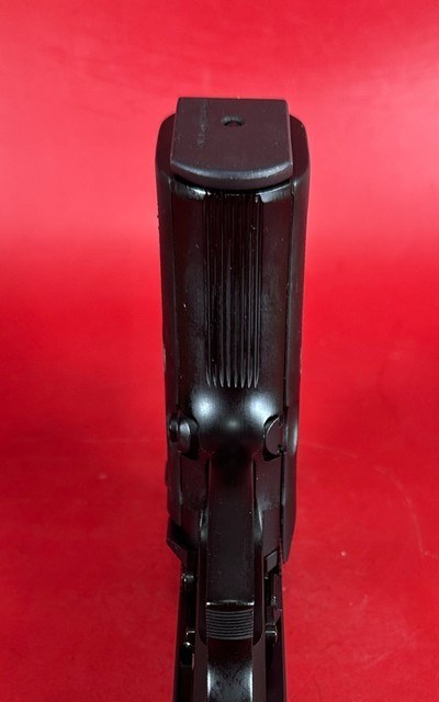 1990 Beretta 84 F Cheetah 380 ACP, 2-13 rd mags Italy Excellent Condition - Image 7 of 12