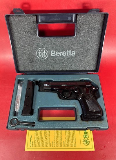 Original Beretta 81 Cheetah 32 ACP, 2-12 rd mags Italy Excellent Condition - Image 1 of 14