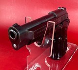 Original Beretta 81 Cheetah 32 ACP, 2-12 rd mags Italy Excellent Condition - Image 4 of 14