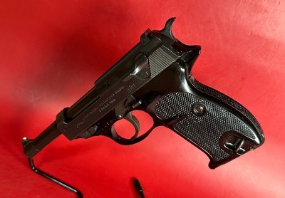 Walther P38 West German Military 9mm. 2 mags. BW stamped. Excellent condition - Image 2 of 15
