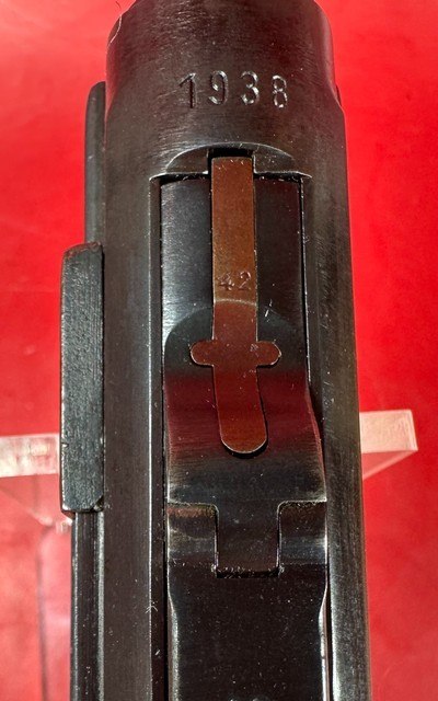 WWII 1938 Mauser P08 Luger S/42 9mm. Holster. 2 Mags. Excellent condition - Image 8 of 17