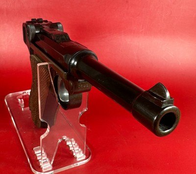 WWI 1913 DWM Luger P08 9mm Luger. All matching. 2 mags. Excellent - Image 5 of 14