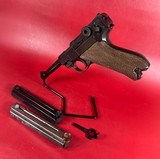 WWI 1913 DWM Luger P08 9mm Luger. All matching. 2 mags. Excellent - Image 1 of 14