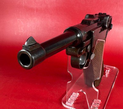 WWI 1913 DWM Luger P08 9mm Luger. All matching. 2 mags. Excellent - Image 4 of 14