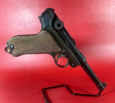 WWI 1913 DWM Luger P08 9mm Luger. All matching. 2 mags. Excellent - Image 3 of 14