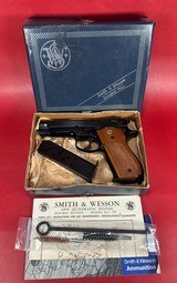 Smith & Wesson Model S&W 39-2 1970s Excellent condition. Collectors - Image 1 of 13