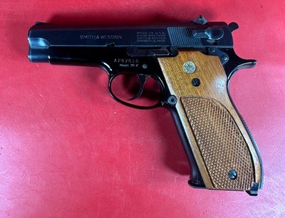 Smith & Wesson Model S&W 39-2 1970s Excellent condition. Collectors - Image 11 of 13