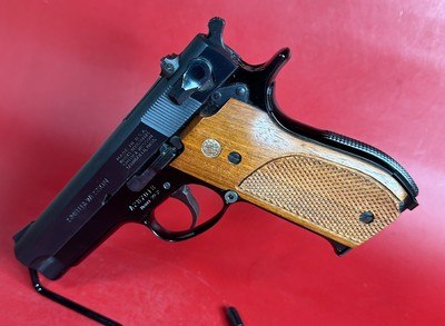 Smith & Wesson Model S&W 39-2 1970s Excellent condition. Collectors - Image 2 of 13
