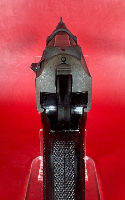 Walther P38 West German Military 9mm. Holster. 2 mags. Excellent Condition - Image 6 of 15