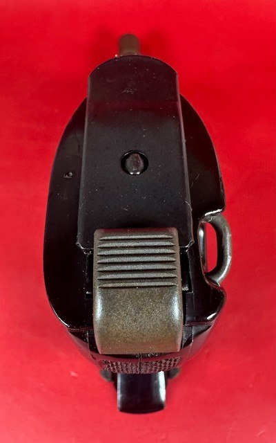 Walther P38 West German Military 9mm. Holster. 2 mags. Excellent Condition - Image 9 of 15