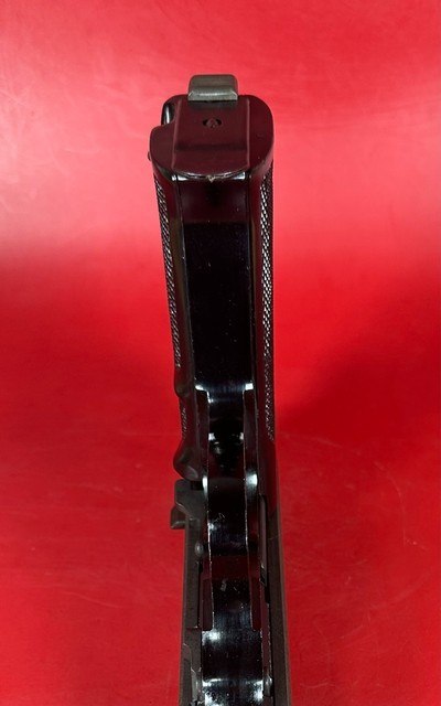 Walther P38 West German Military 9mm. Holster. 2 mags. Excellent Condition - Image 8 of 15