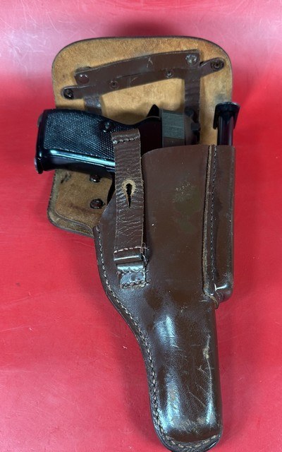 Walther P38 West German Military 9mm. Holster. 2 mags. Excellent Condition - Image 13 of 15