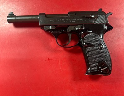 Walther P38 West German Military 9mm. Holster. 2 mags. Excellent condition - Image 12 of 13