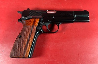 1995 Belgium Browning Hi power, 9mm, 2 mags, Excellent condition. - Image 11 of 13