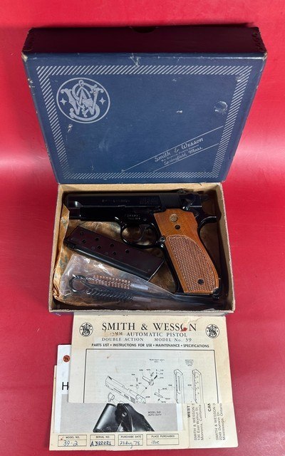 Smith & Wesson Model S&W 39-2 1970s Excellent condition. Collectors - Image 1 of 14