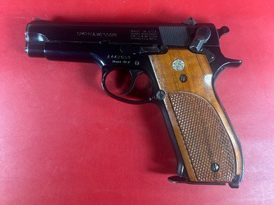 Smith & Wesson Model S&W 39-2 1970s Excellent condition. Collectors - Image 12 of 13