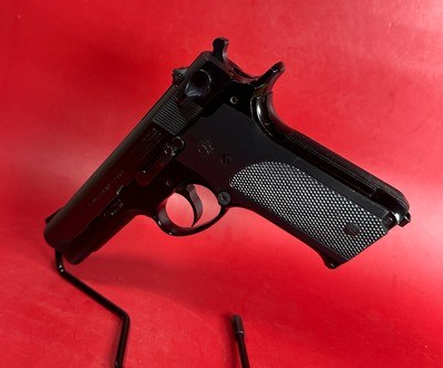Smith & Wesson S&W Model 59 9mm. 2 15 rd mags, Box Tools Papers. Excellent - Image 3 of 14