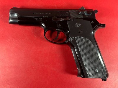 Smith & Wesson S&W Model 59 9mm. 2 15 rd mags, Box Tools Papers. Excellent - Image 11 of 14
