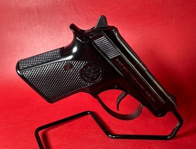 Beretta Model 20 25ACP Tip Up Barrel. 2 mags. Excellent condition. Rare - Image 4 of 13