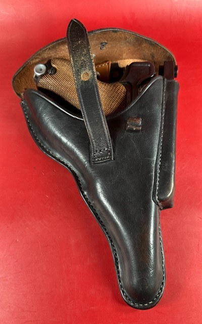 WWII 1941 Mauser P08 Luger BYF 9mm. Matching. Full rig. 2 Mags. Excellent Condition - Image 16 of 18