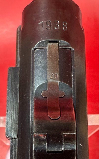 WWII 1938 Mauser P08 Luger S/42 9mm. Matching. Full Rig Excellent condition - Image 8 of 17
