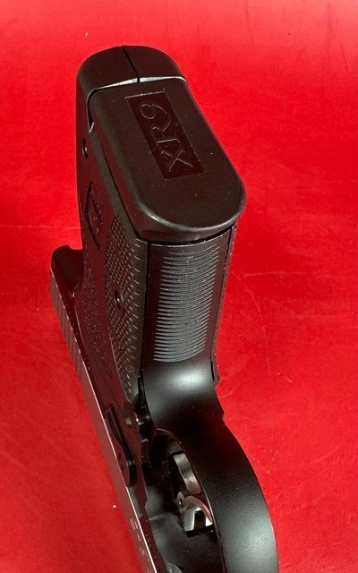 Boberg XR9-S 9mm Bullpup. 2 - 7rd mags. 3.25