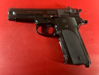Smith & Wesson S&W Model 59 9mm. 2 15 rd mags, Box Tools Papers. Excellent - Image 11 of 14