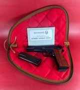 1990 Belgium Browning Hi power, 9mm, 2 mags, Excellent condition. - Image 2 of 16