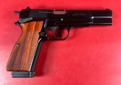 1990 Belgium Browning Hi power, 9mm, 2 mags, Excellent condition. - Image 13 of 16