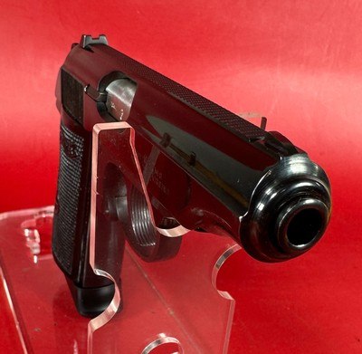 WALTHER PP 7.65MM (32 ACP) BLUED. 2 mags. Excellent Condition - Image 5 of 14