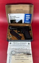 Smith & Wesson S&W Model 59 9mm. 2 15 rd mags, Box Tools Papers. Excellent - Image 1 of 15